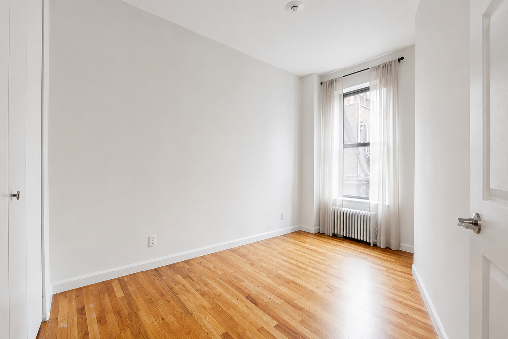 Lexington Avenue - Photo 1
