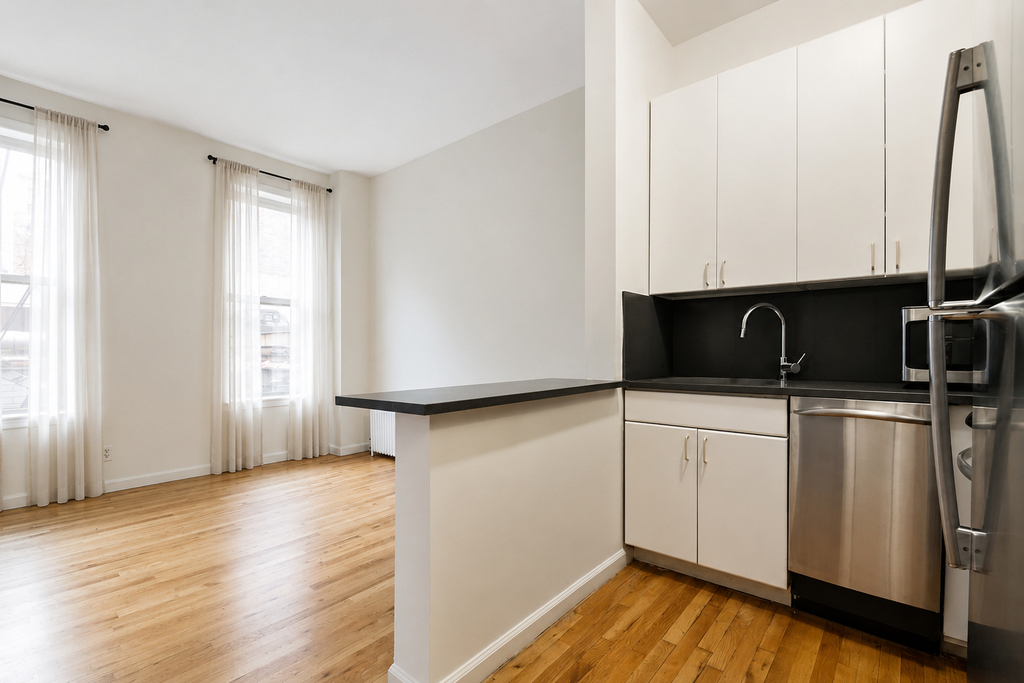 Lexington Avenue - Photo 0