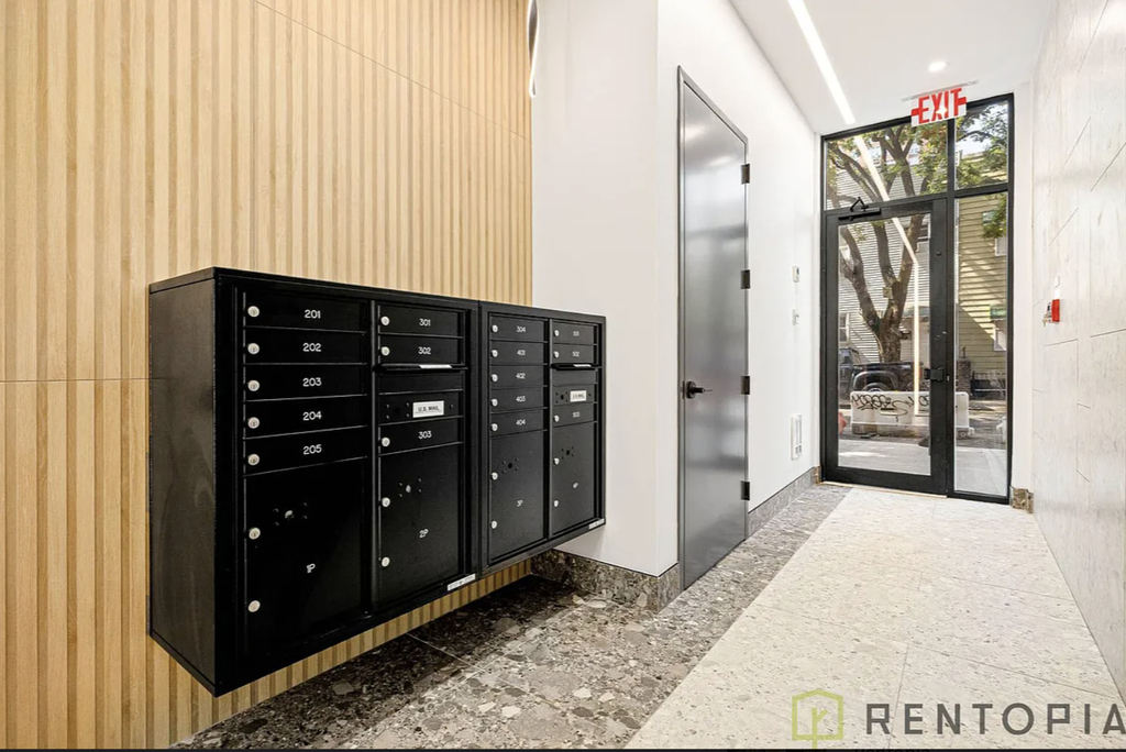 22 Frost Street - Photo 7