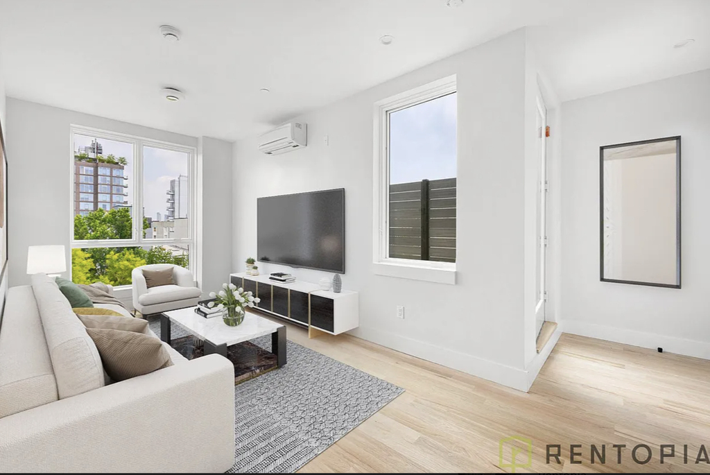 22 Frost Street - Photo 2