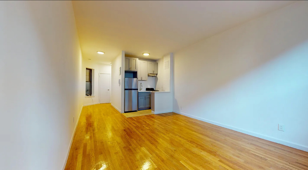 East 90th Street - Photo 2