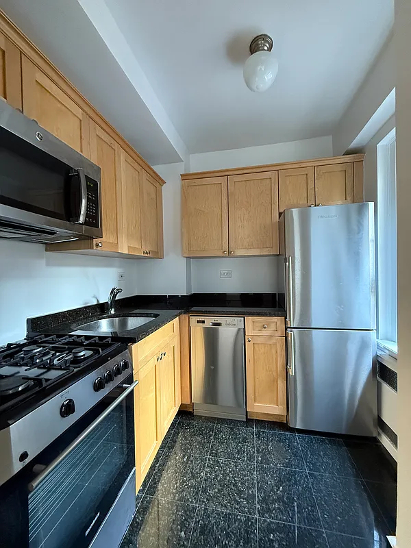 95 Christopher Street - Photo 3