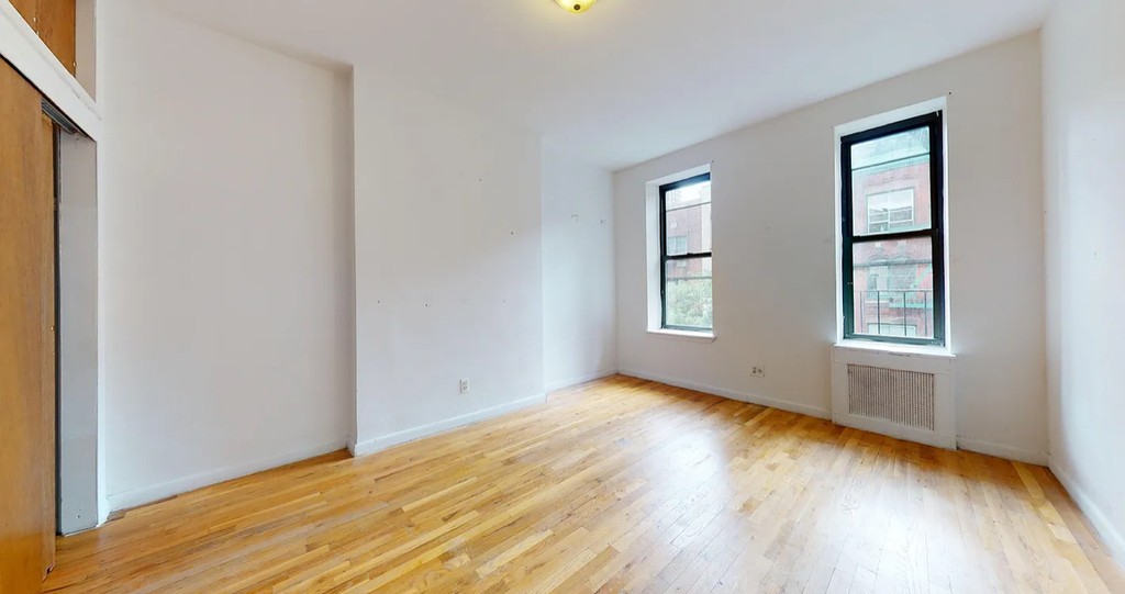 East 90th  Street - Photo 2