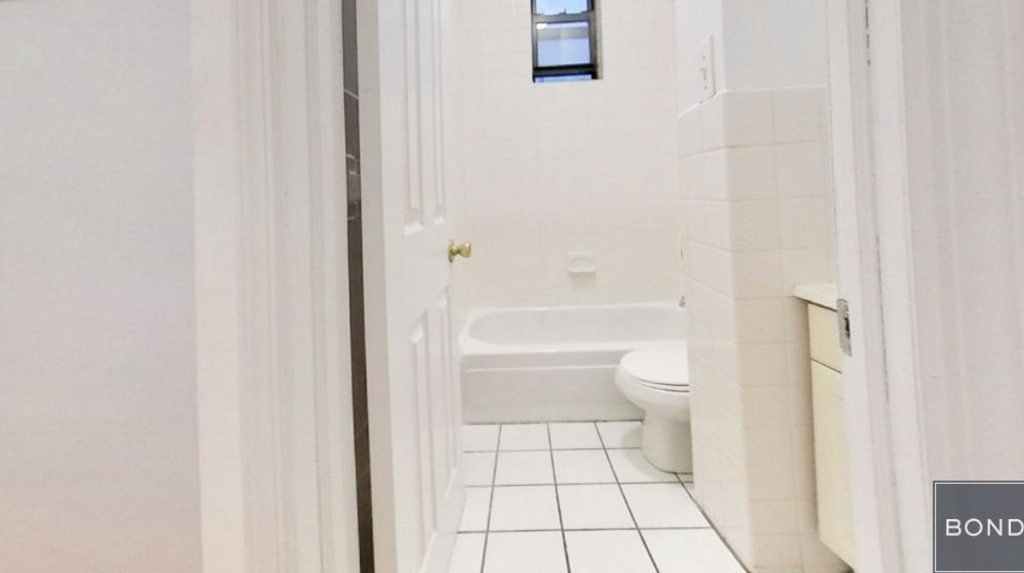 East 70th Street - Photo 4