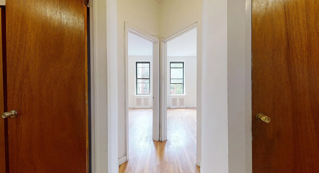 East 90th  Street - Photo 4