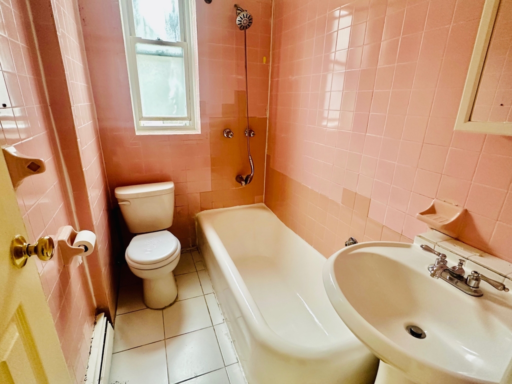 201 East 51st Street - Photo 4