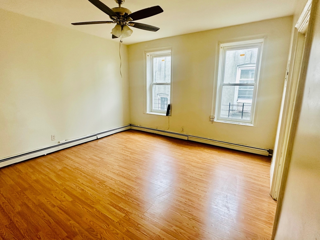 201 East 51st Street - Photo 6