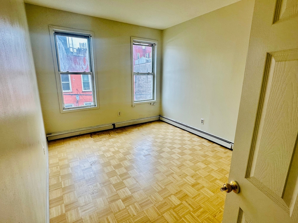 201 East 51st Street - Photo 3