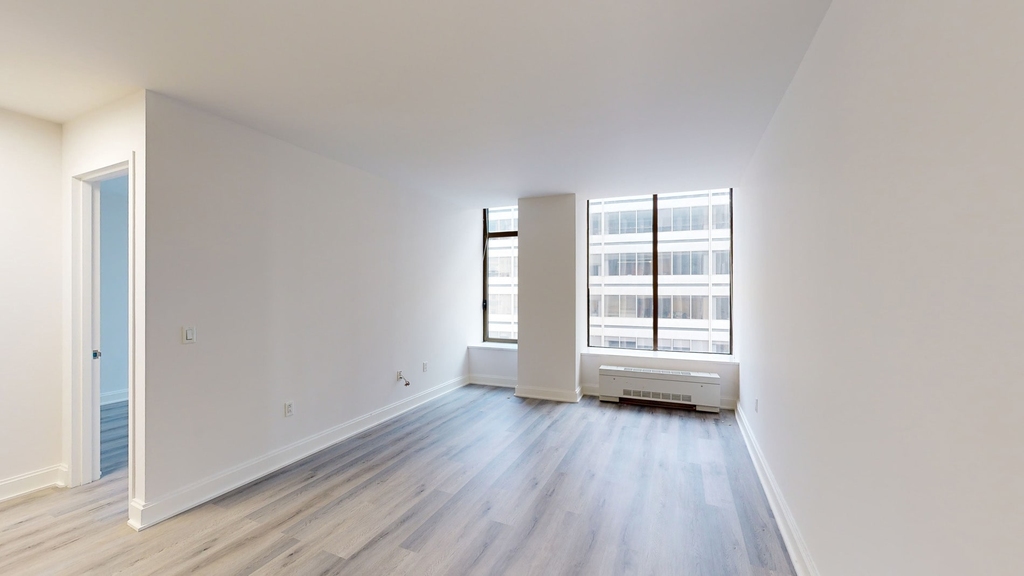 10 Hanover Square - Photo 2