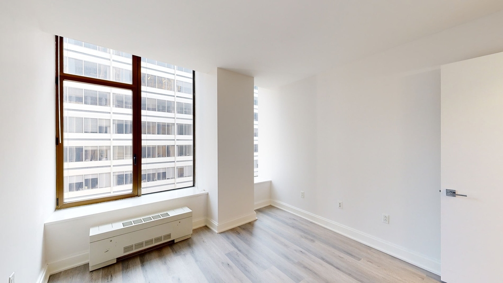 10 Hanover Square - Photo 3