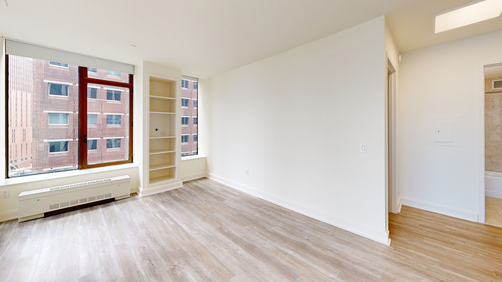 10 Hanover Square - Photo 2
