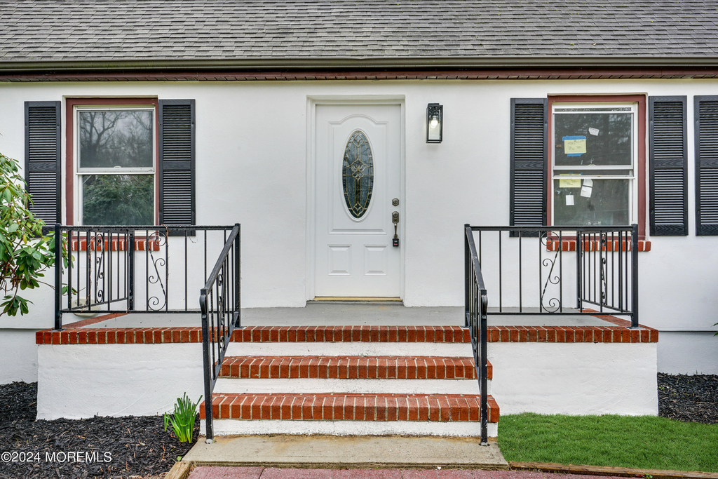 13 Swain Avenue - Photo 3