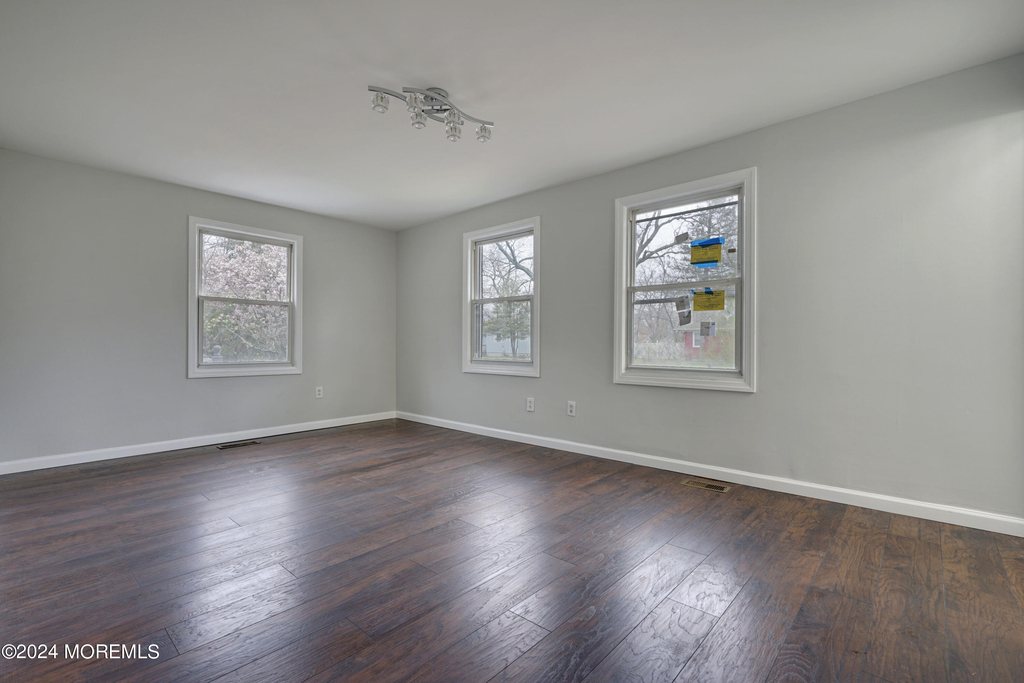 13 Swain Avenue - Photo 6