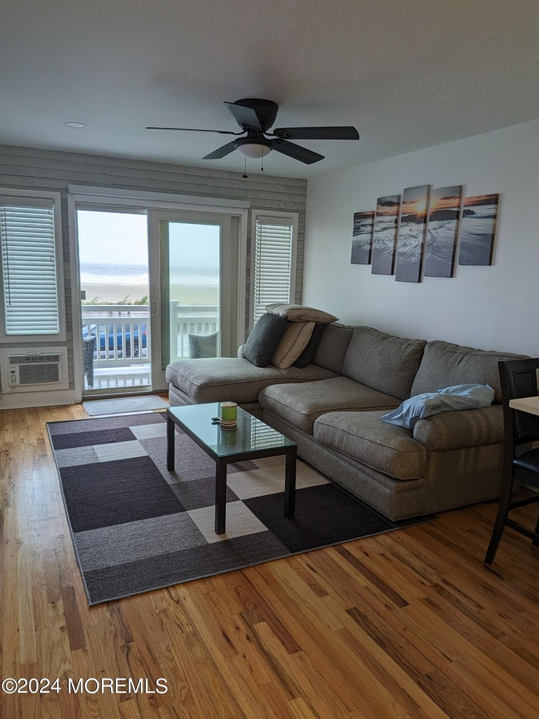 407 Ocean Avenue - Photo 5