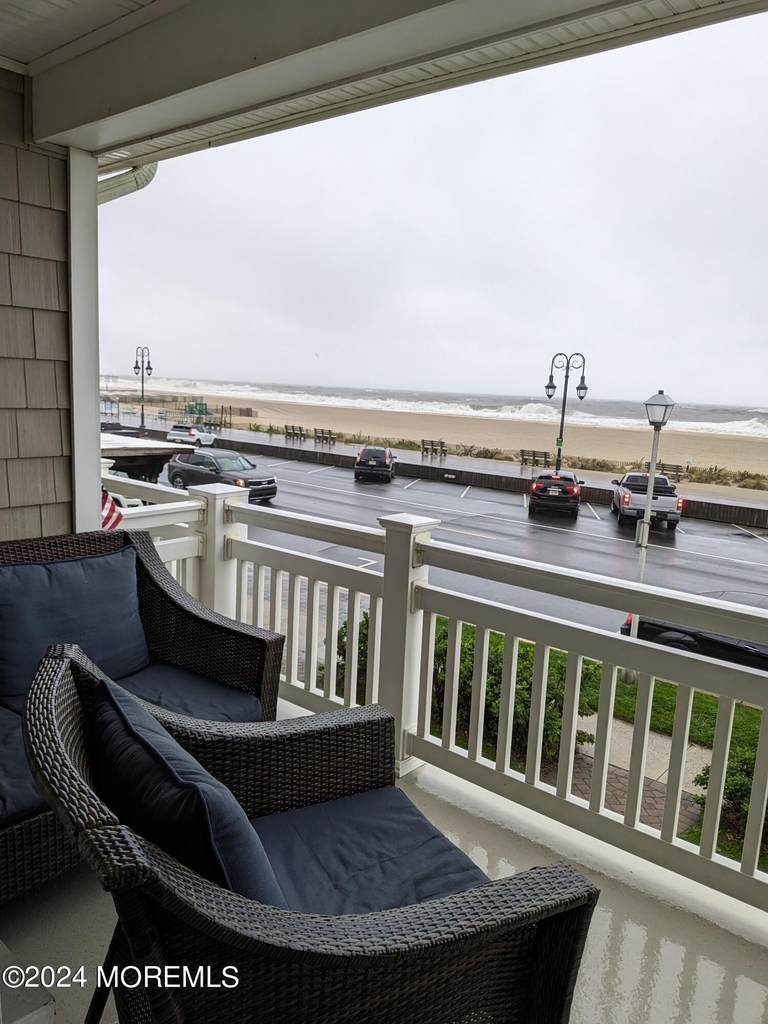 407 Ocean Avenue - Photo 3