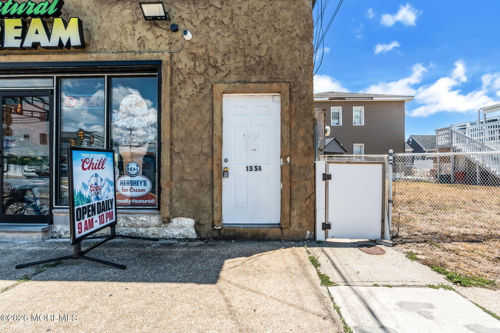 135 Hamilton Avenue - Photo 1
