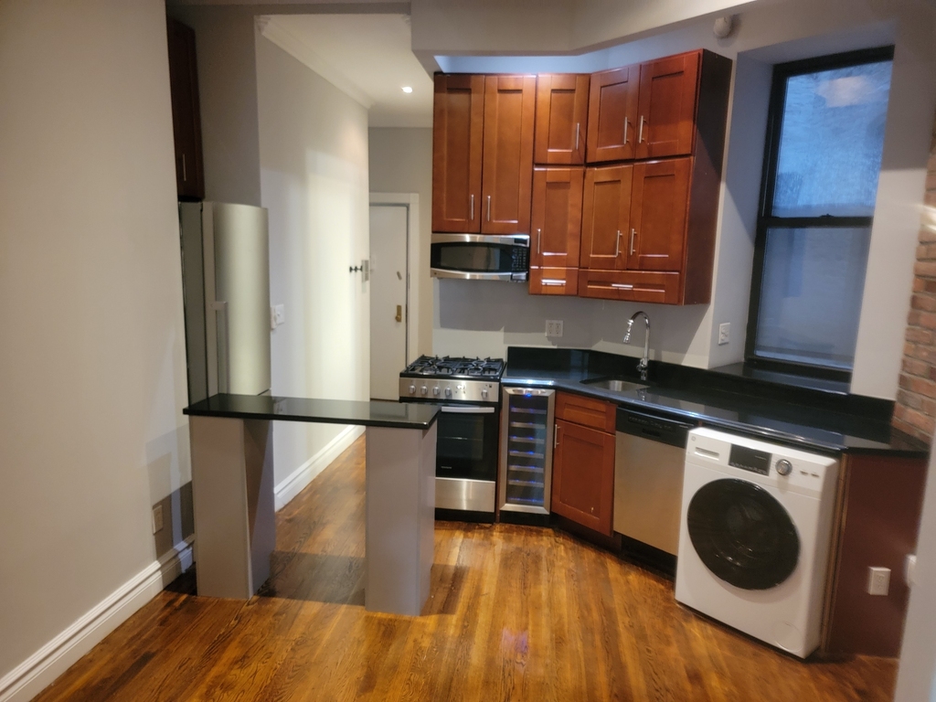 250 Mott Street - Photo 1