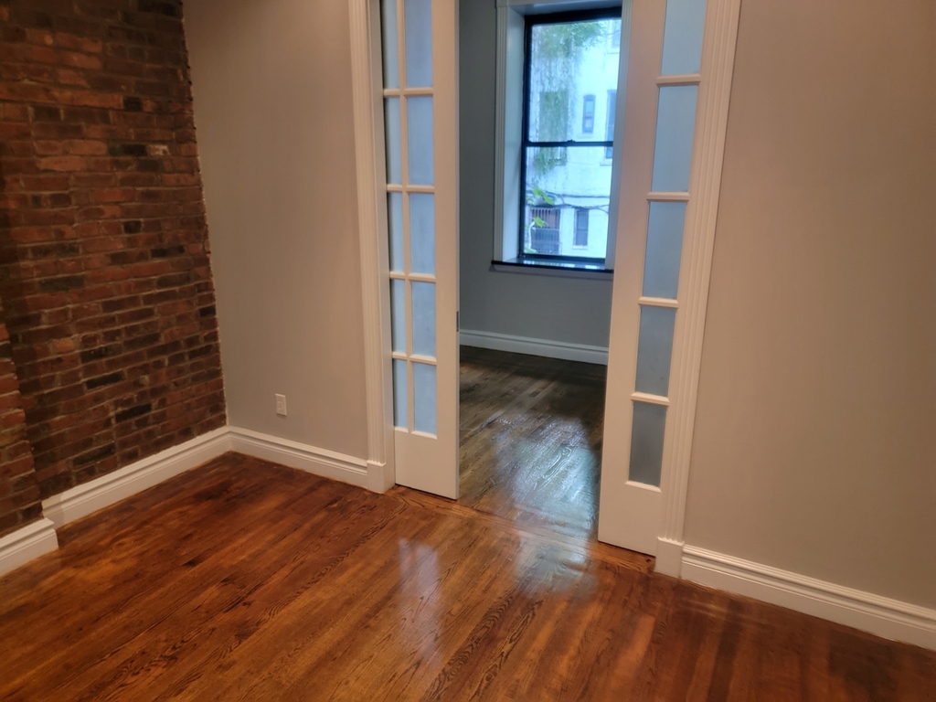 250 Mott Street - Photo 0
