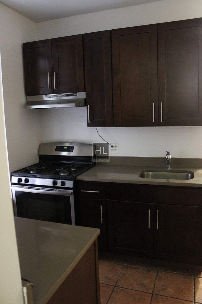 Claremont Avenue - Photo 4