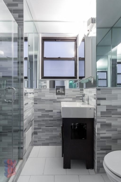 W 103rd St. - Photo 3