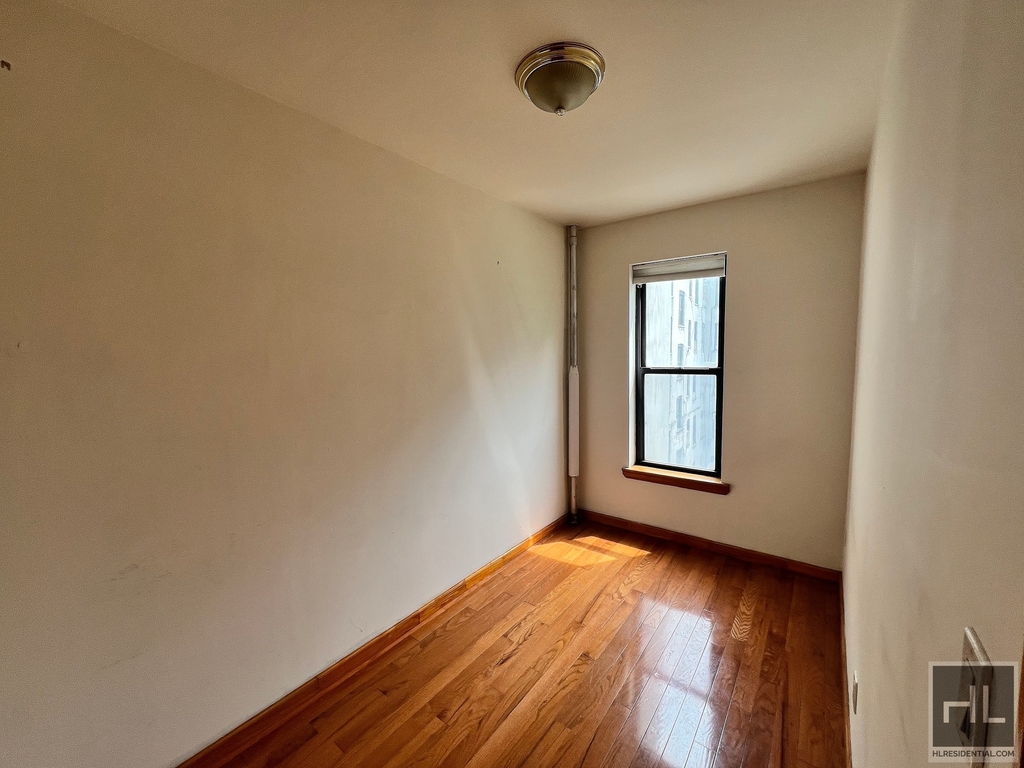 East 14 Street - Photo 1