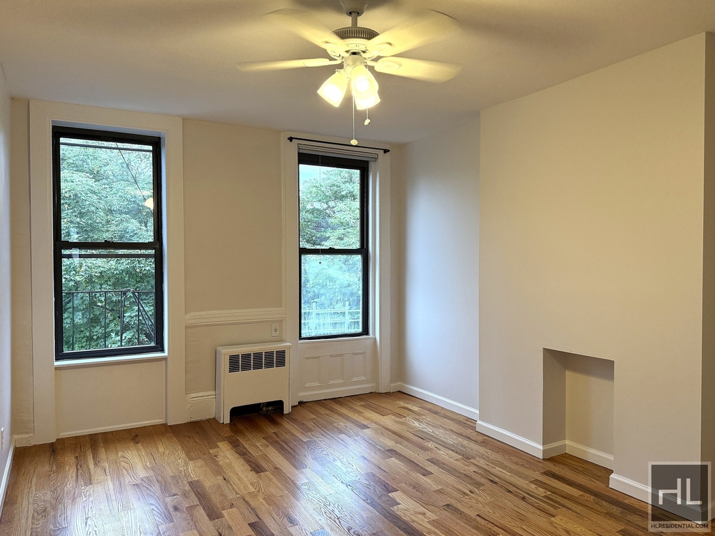 7 Avenue - Photo 7