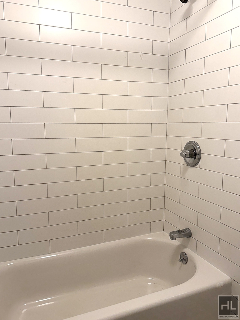 7 Avenue - Photo 9