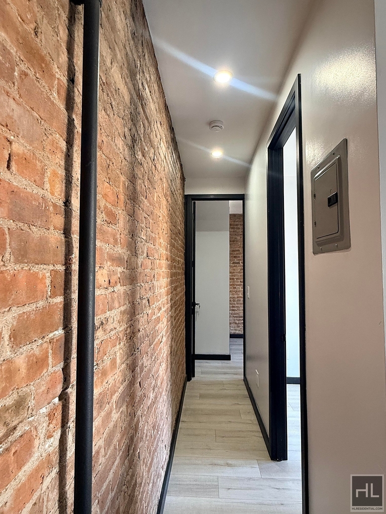 2nd Avenue - Photo 8