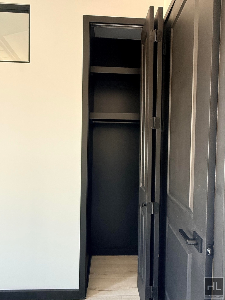 2nd Avenue - Photo 6