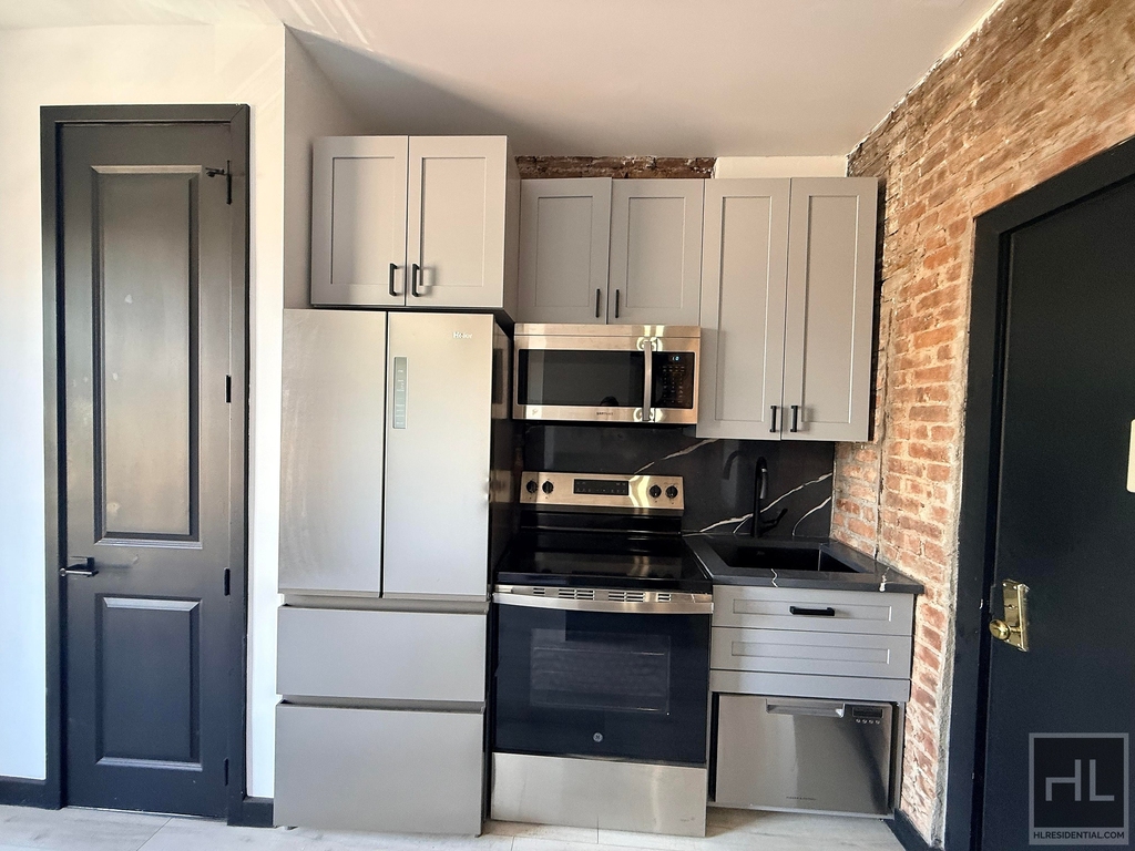 2nd Avenue - Photo 1