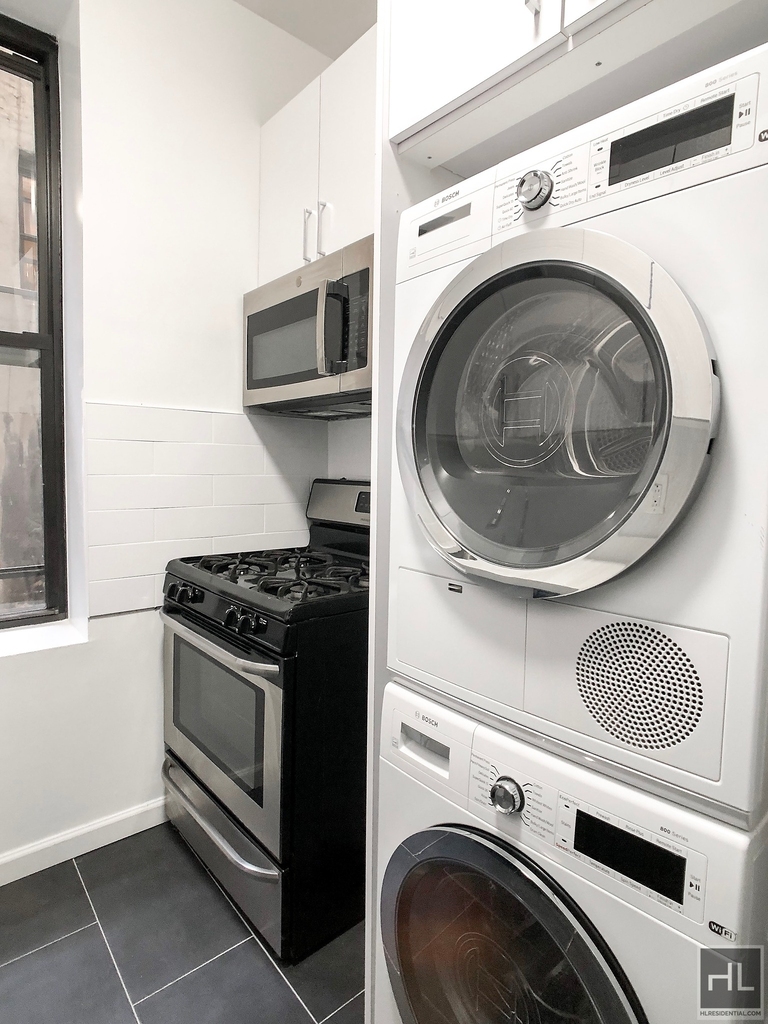 West 72 Street - Photo 1