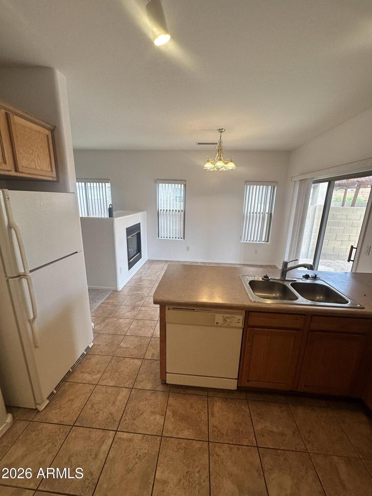 44 S Greenfield Road - Photo 2