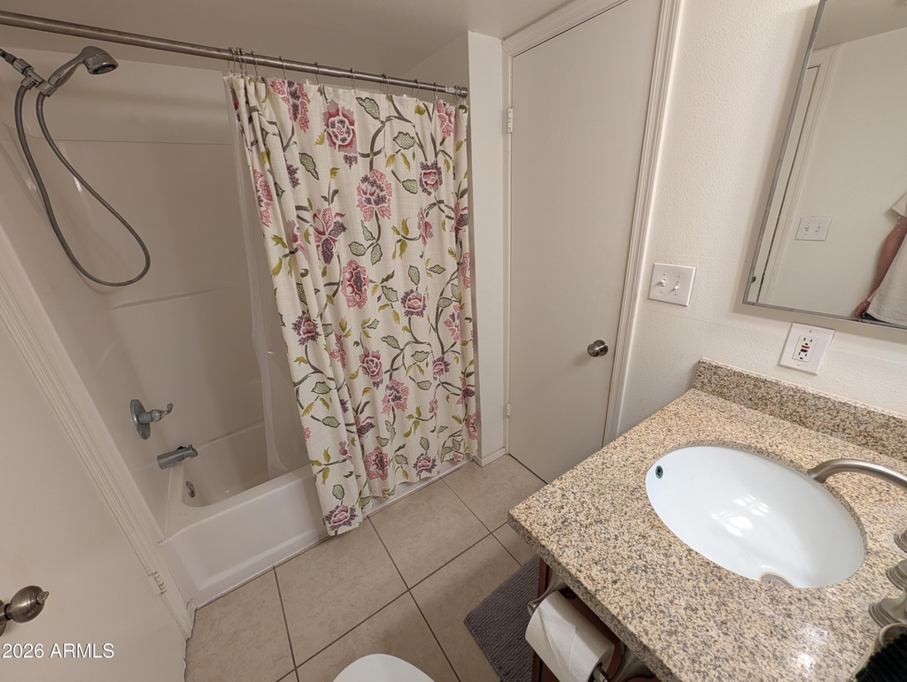 1039 E Larkspur Lane - Photo 12