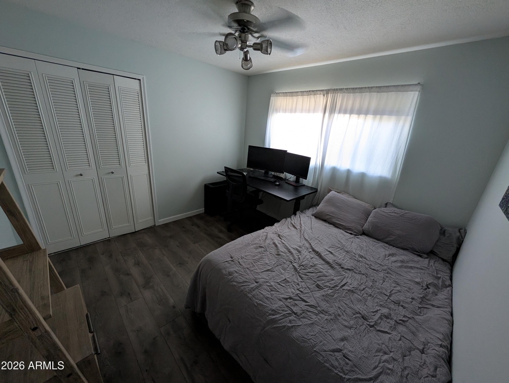 1039 E Larkspur Lane - Photo 10