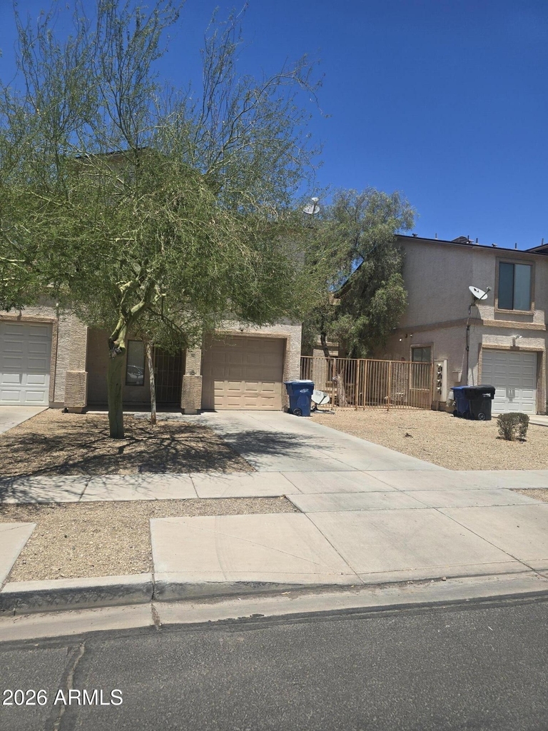 206 E Lawrence Boulevard - Photo 0