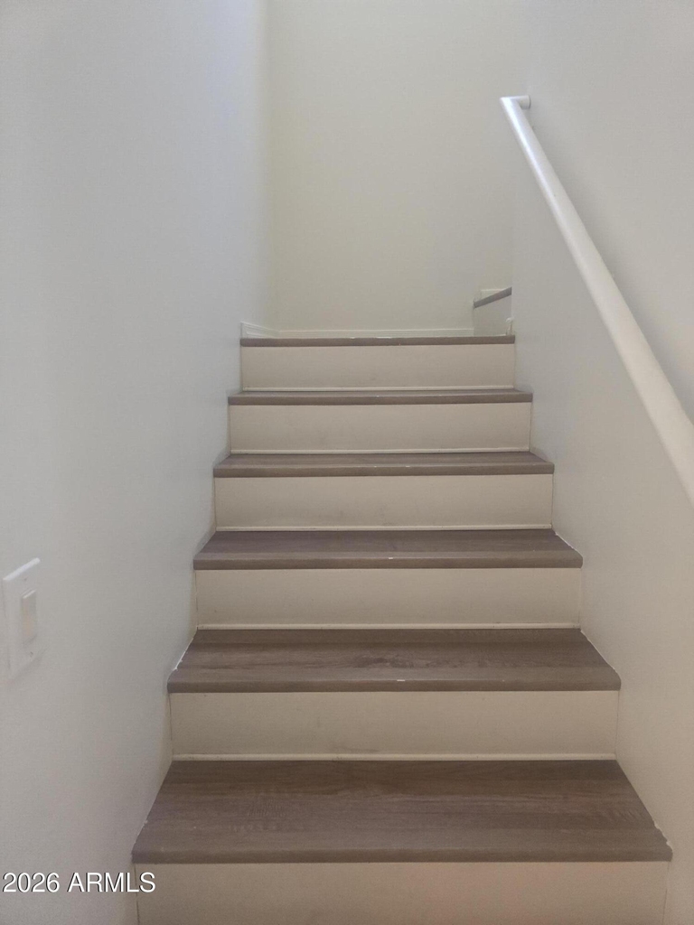 206 E Lawrence Boulevard - Photo 3