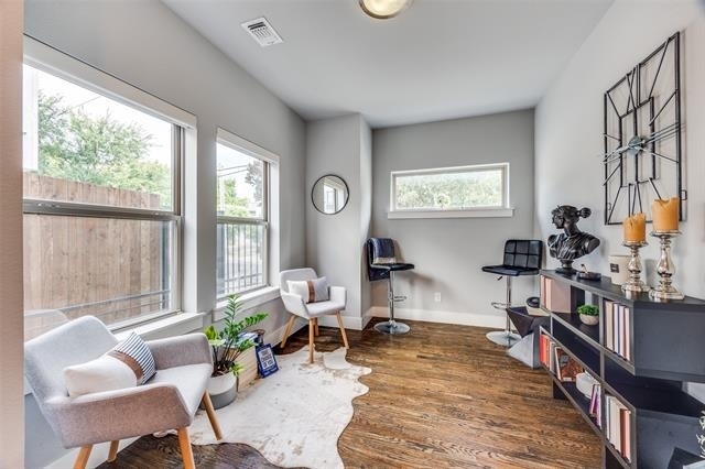 4222 Roseland Avenue - Photo 4
