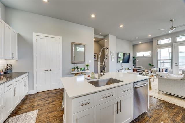 4222 Roseland Avenue - Photo 10