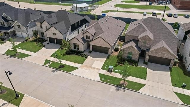 536 Cedarwood Street - Photo 2