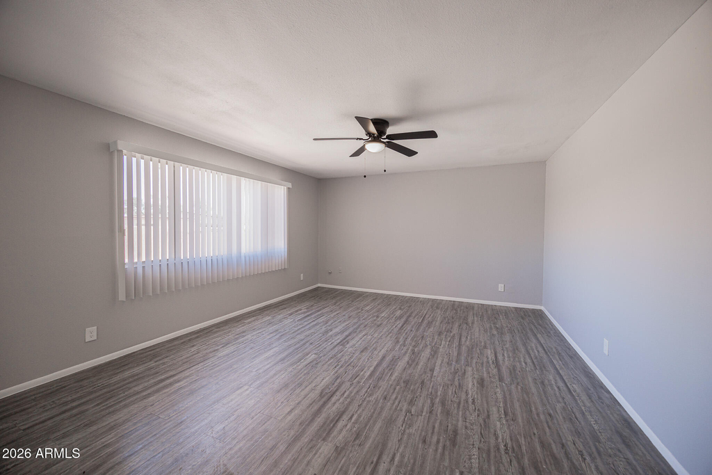 4704 S La Rosa Drive - Photo 3