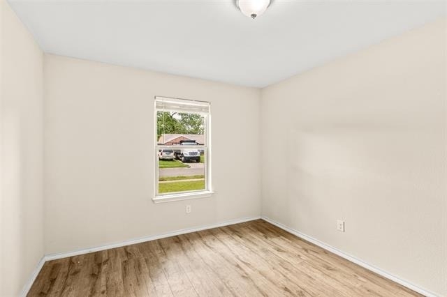 2836 Kilburn Avenue - Photo 18