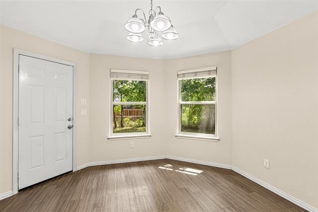 2836 Kilburn Avenue - Photo 9