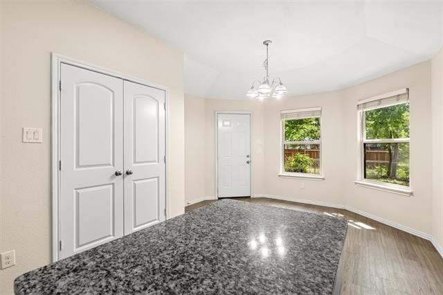 2836 Kilburn Avenue - Photo 7