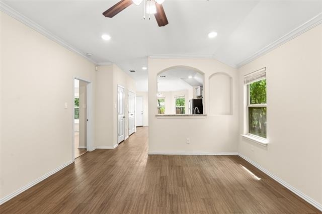 2836 Kilburn Avenue - Photo 3