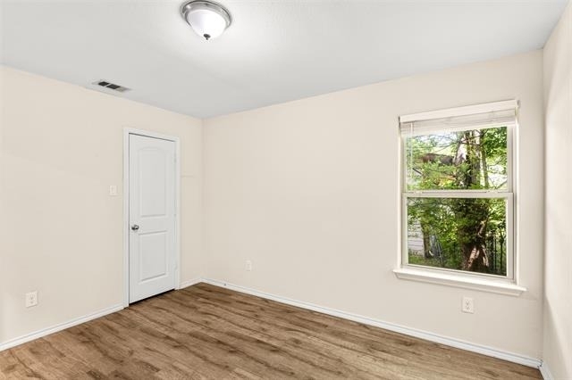 2836 Kilburn Avenue - Photo 20