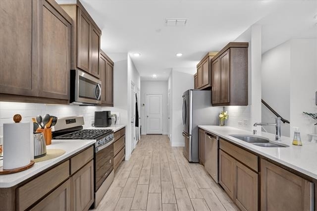 984 Emil Place - Photo 3