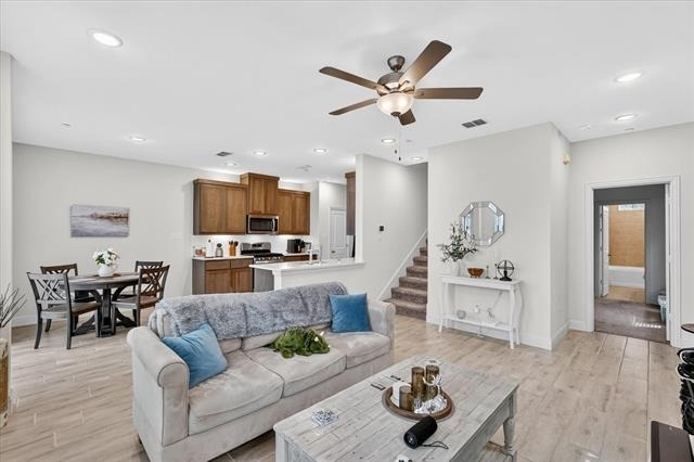 984 Emil Place - Photo 2