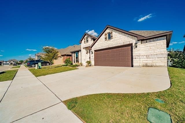 920 Bald Cypress Drive - Photo 1