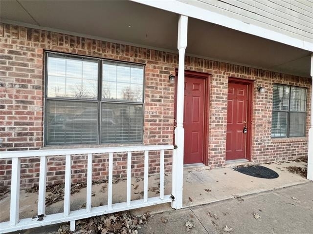 929 W Hickory Street - Photo 0
