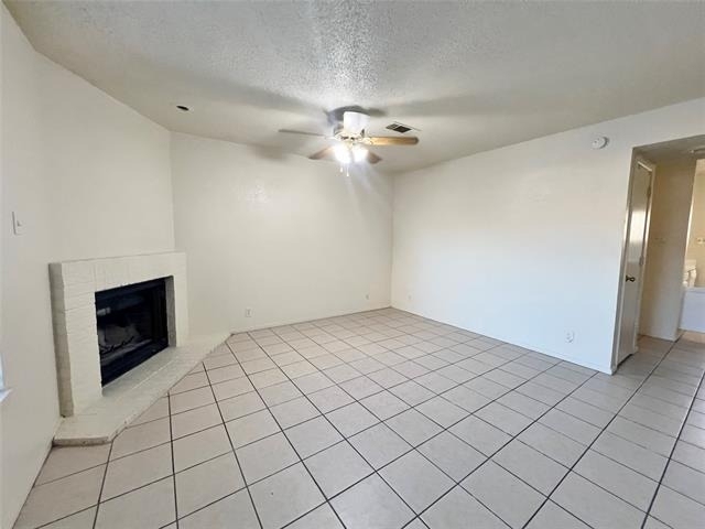 929 W Hickory Street - Photo 2
